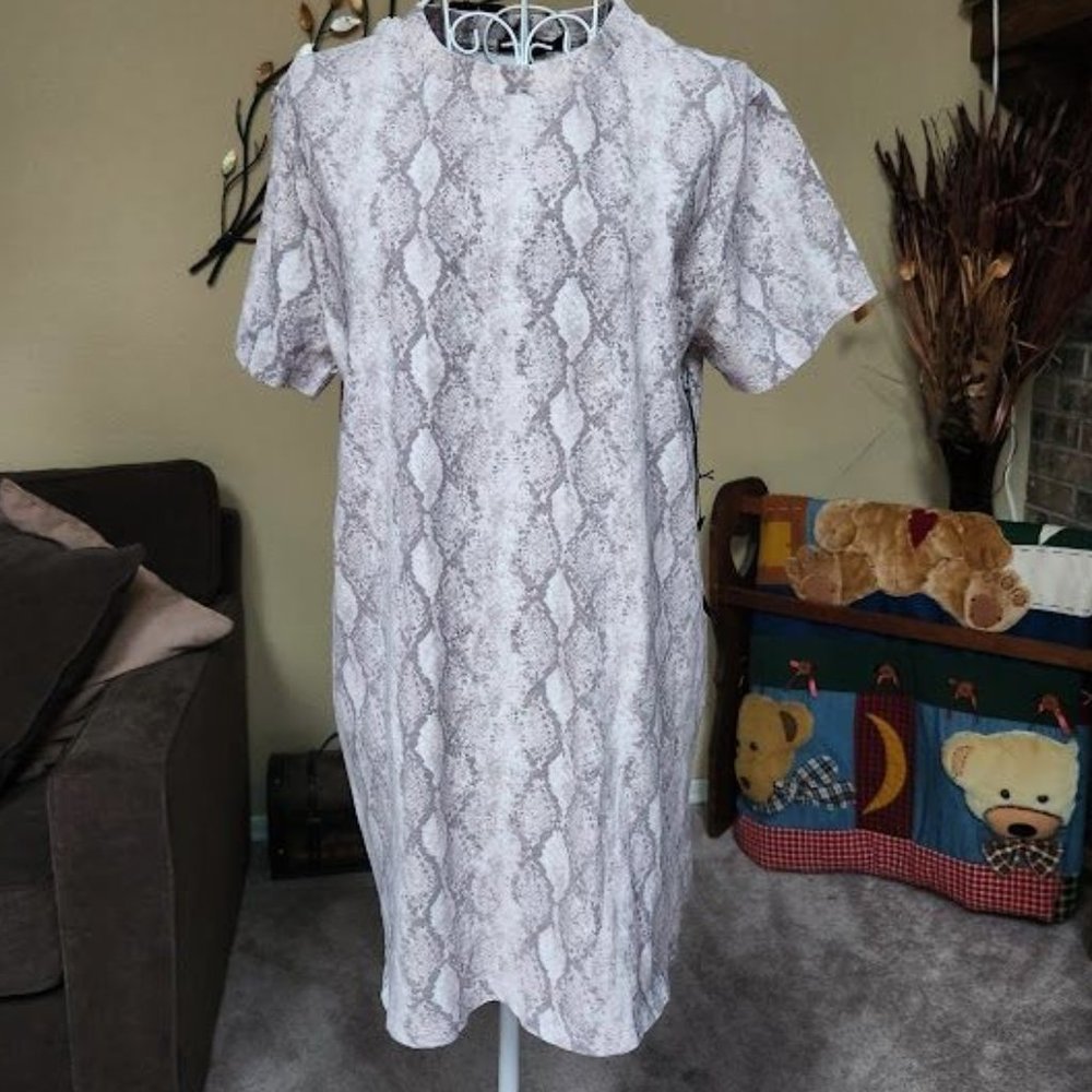 NWT Forever 21 gray print knit dress sz large